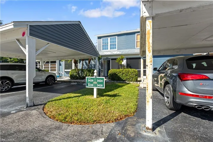 3426  Timberwood  CIR, Naples, FL 34105