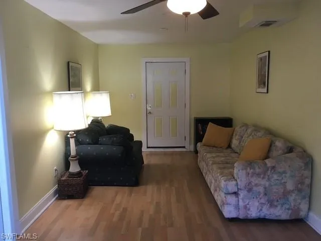 Living room in 1 bed Apt