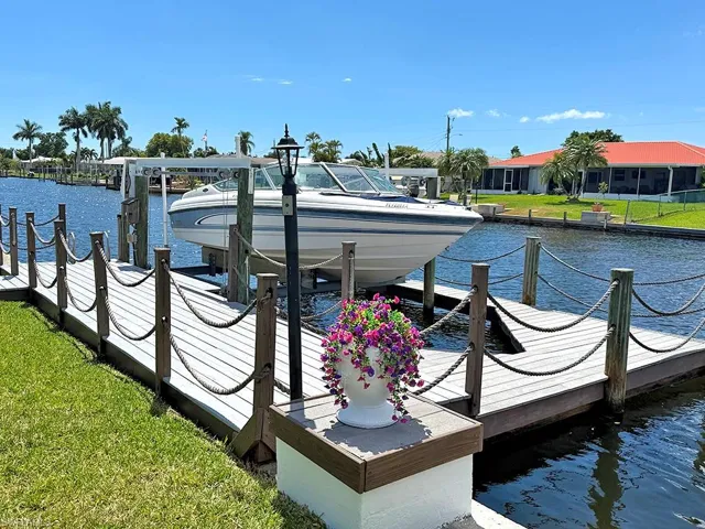 Dock