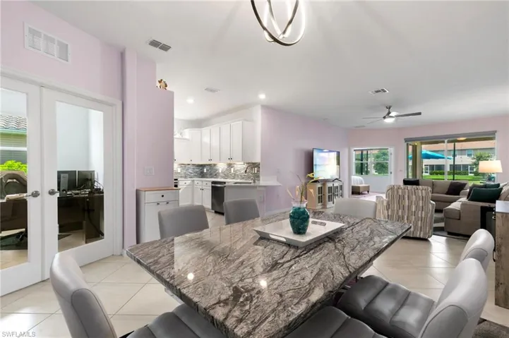 2547 Vine Ave, Naples, Florida 34120