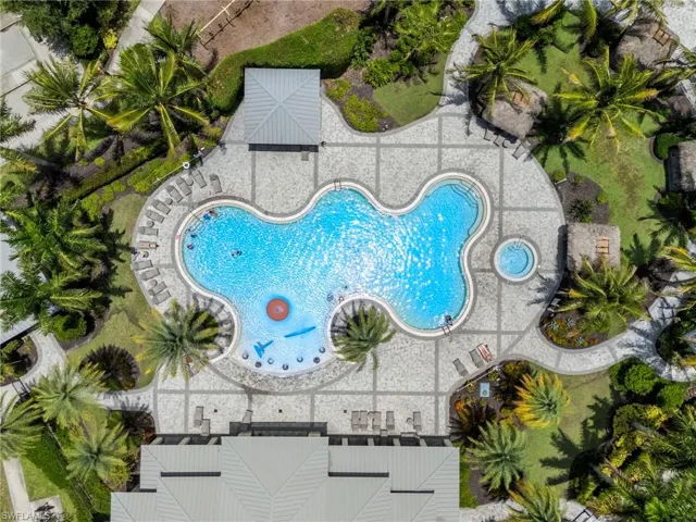 2547 Vine Ave, Naples, Florida 34120