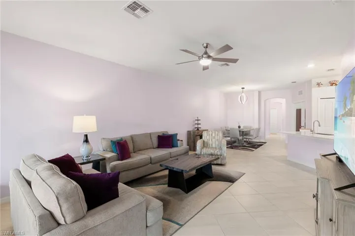 2547 Vine Ave, Naples, Florida 34120