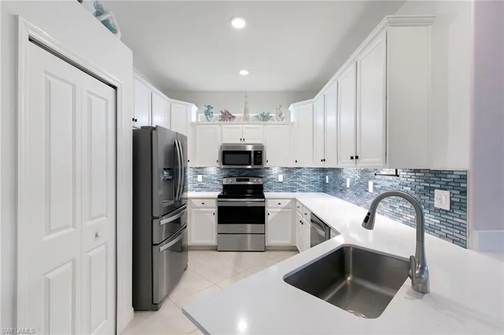 2547 Vine Ave, Naples, Florida 34120