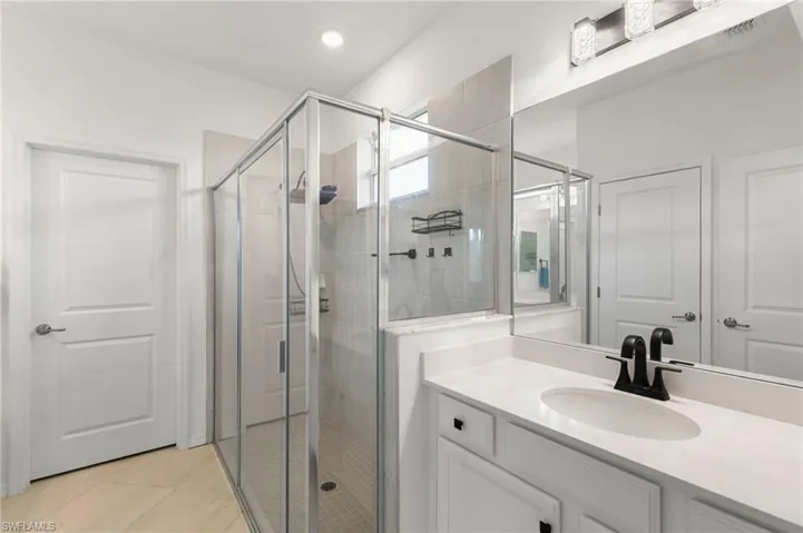 2547 Vine Ave, Naples, Florida 34120