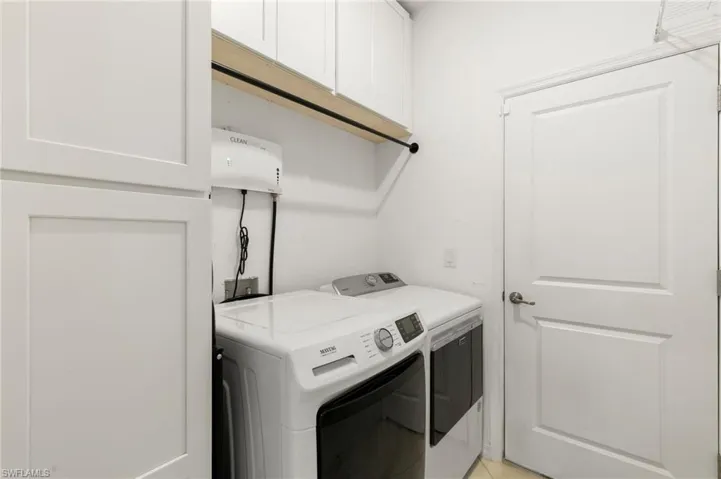 2547 Vine Ave, Naples, Florida 34120
