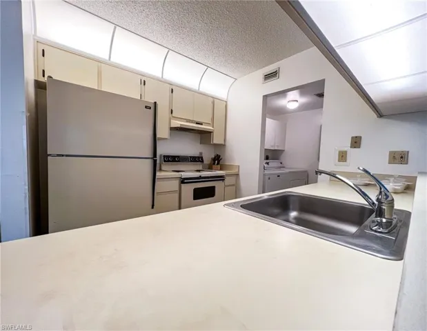 9570  Green Cypress  LN, Fort Myers, FL 33905