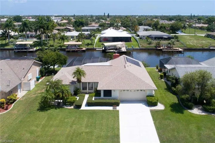 1422 Se 12th Ter, Cape Coral, Florida 33990