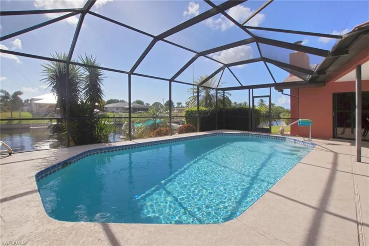 1422 Se 12th Ter, Cape Coral, Florida 33990