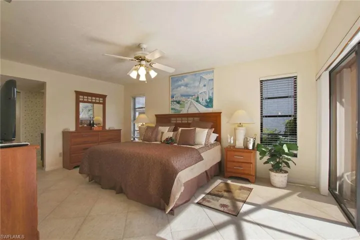 1422 Se 12th Ter, Cape Coral, Florida 33990