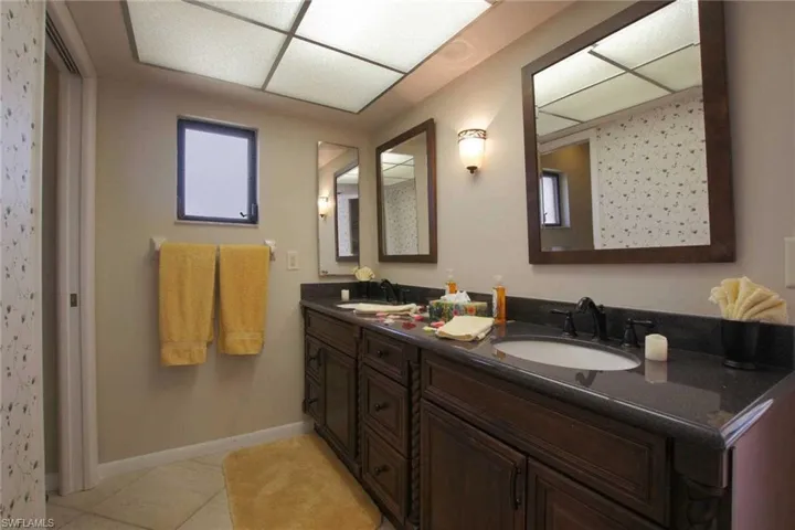 1422 Se 12th Ter, Cape Coral, Florida 33990