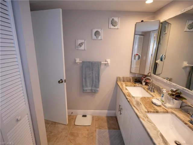 1727  Park Meadows  DR, Fort Myers, FL 33907