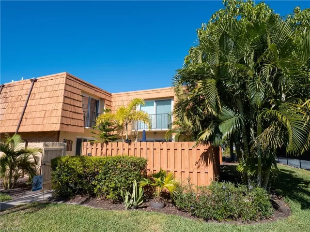 1727  Park Meadows  DR, Fort Myers, FL 33907