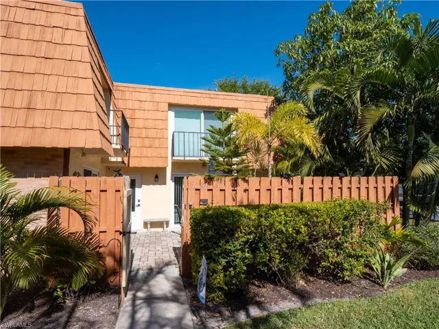 1727  Park Meadows  DR, Fort Myers, FL 33907