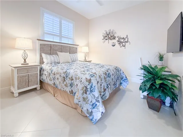 1033 Port Orange Way, Naples, Florida 34120