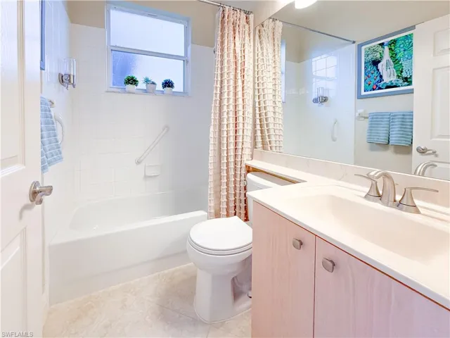 1033 Port Orange Way, Naples, Florida 34120