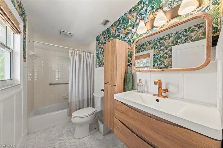 2539 Coconut Dr, Sanibel, Florida 33957