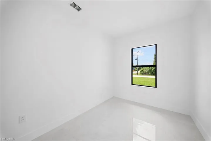 3800 24th St Sw, Lehigh Acres, Florida 33976