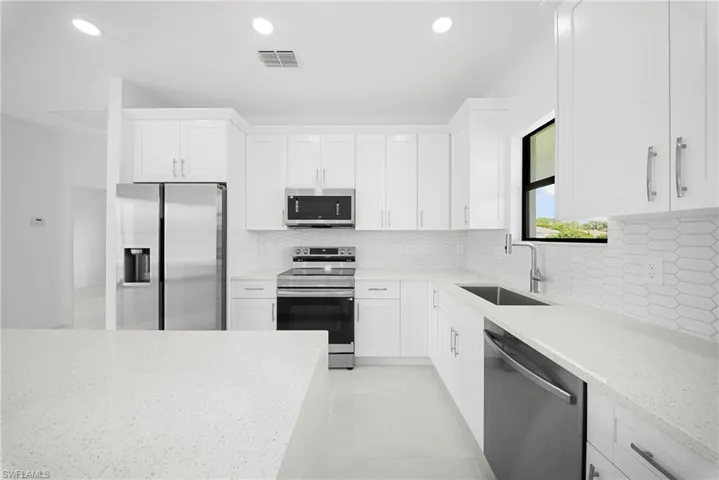 3800 24th St Sw, Lehigh Acres, Florida 33976