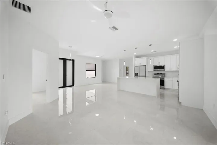 3800 24th St Sw, Lehigh Acres, Florida 33976