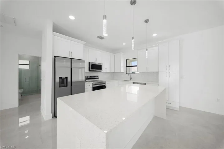 3800 24th St Sw, Lehigh Acres, Florida 33976