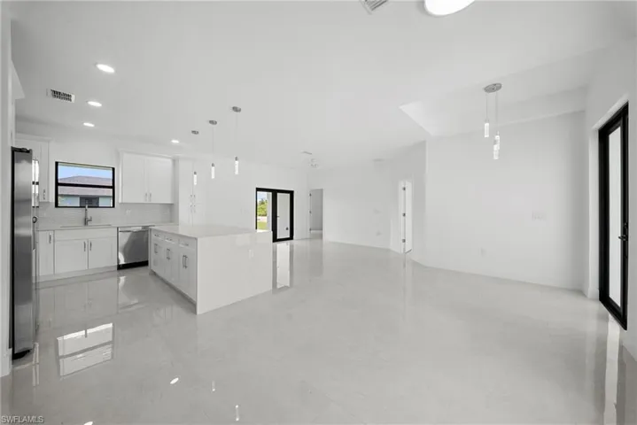 3800 24th St Sw, Lehigh Acres, Florida 33976