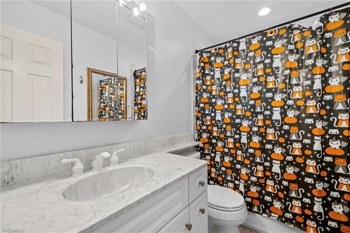 Unit 1 - 2 bed/1 bath