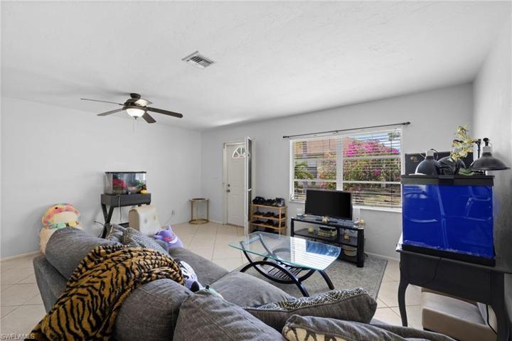 Unit 1 - 2 bed/1 bath