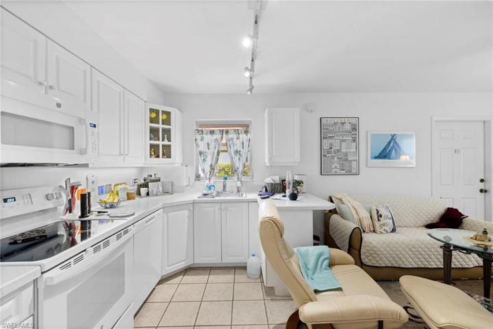 Unit 2 - 1 bed/1bath