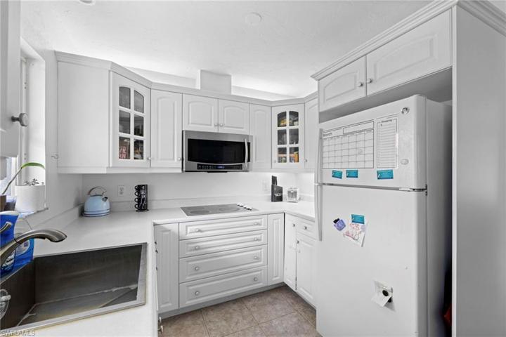 Unit 1 - 2 bed/1 bath