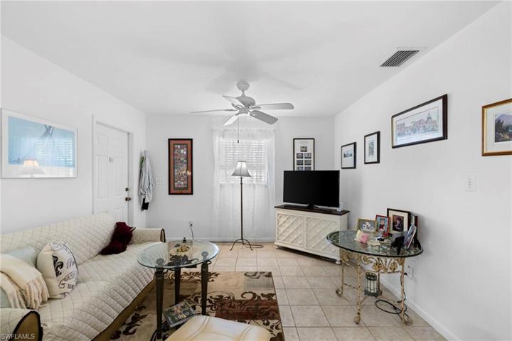 Unit 2 - 1 bed/1bath
