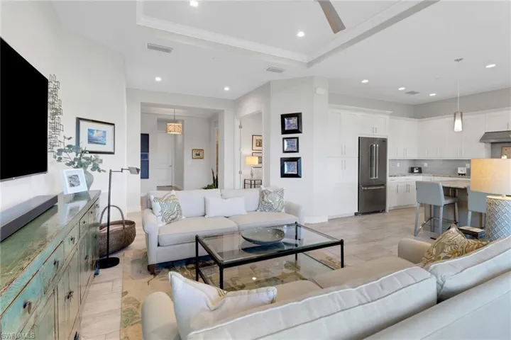 8922  Saint Lucia  DR, Naples, FL 34114