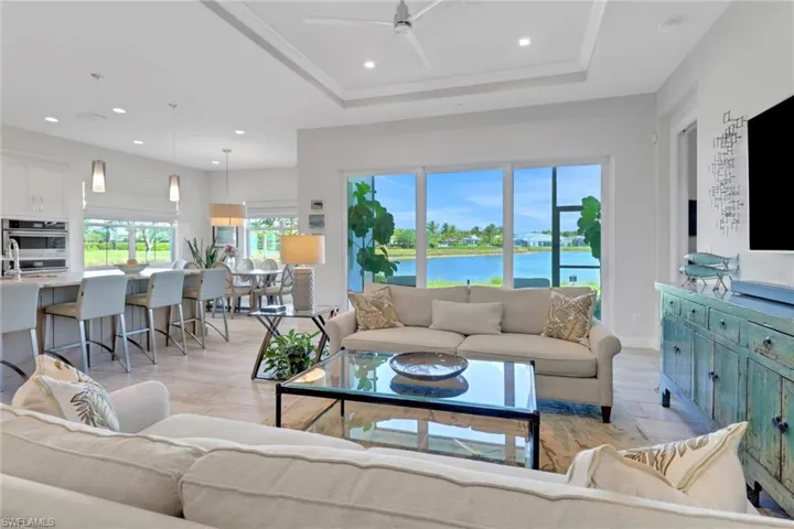 8922  Saint Lucia  DR, Naples, FL 34114