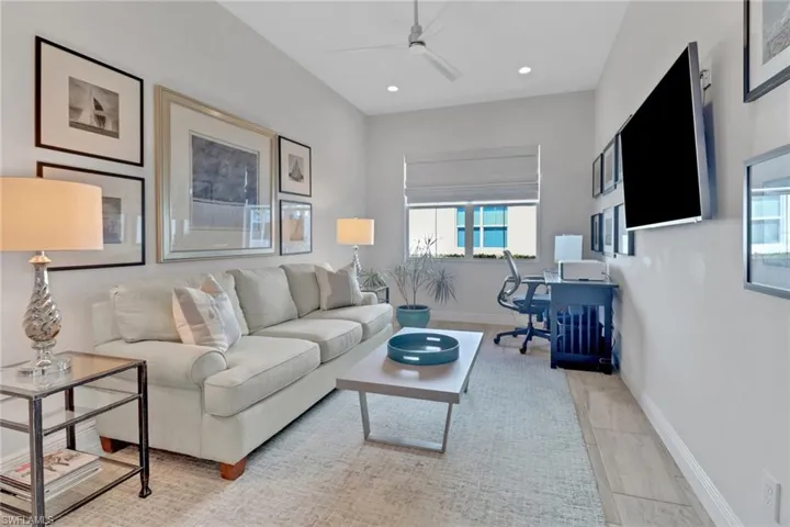 8922  Saint Lucia  DR, Naples, FL 34114