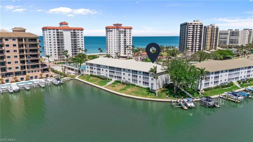 10682  Gulf Shore  DR, Naples, FL 34108