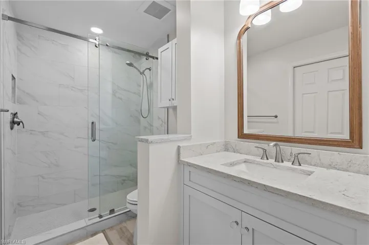 10682  Gulf Shore  DR, Naples, FL 34108