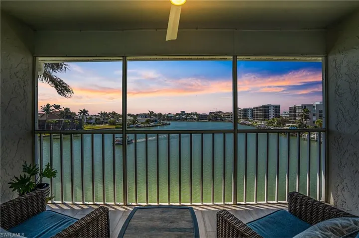 10682  Gulf Shore  DR, Naples, FL 34108