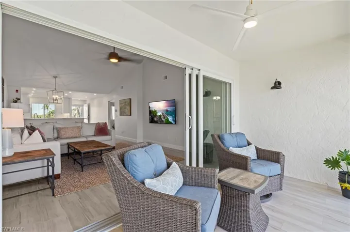 10682  Gulf Shore  DR, Naples, FL 34108