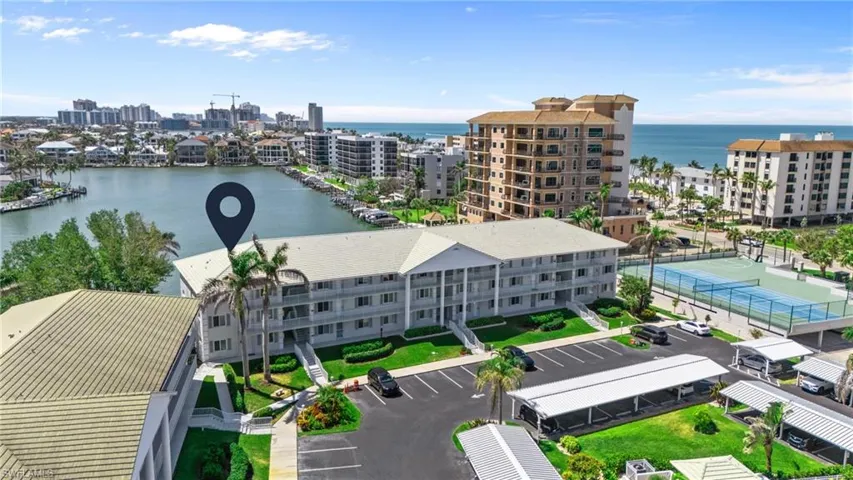 10682  Gulf Shore  DR, Naples, FL 34108