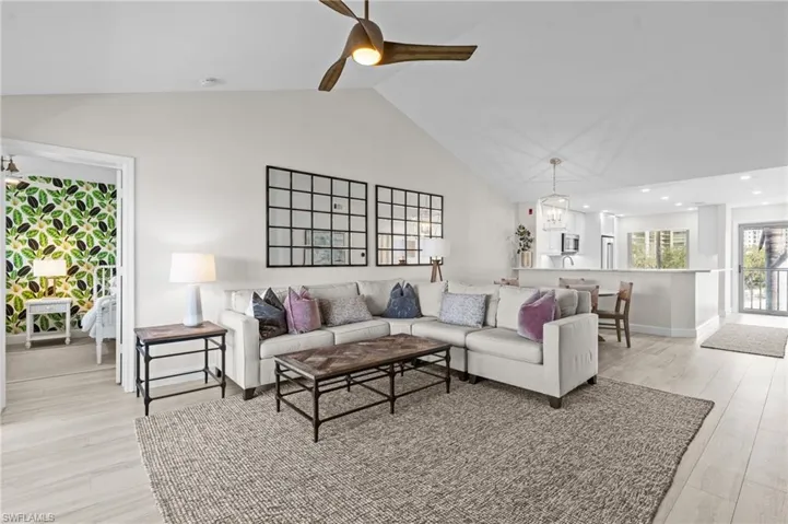 10682  Gulf Shore  DR, Naples, FL 34108