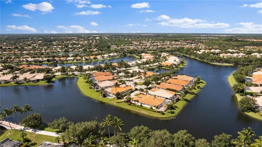 3701  Yakobi  LN, Naples, FL 34119
