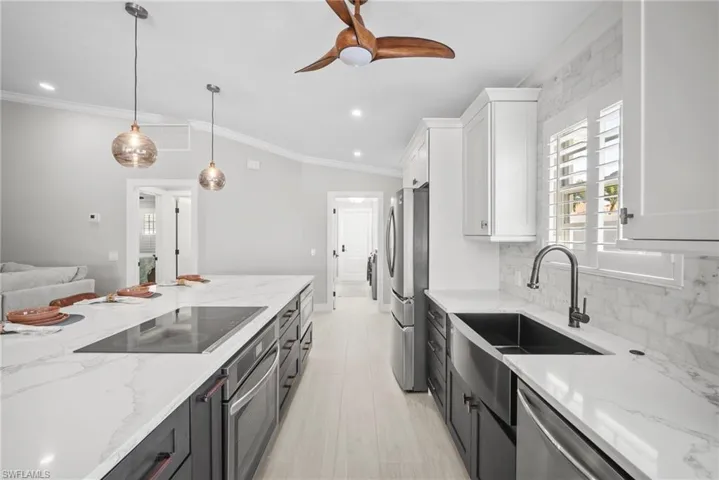 3701  Yakobi  LN, Naples, FL 34119