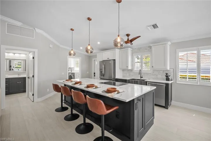 3701  Yakobi  LN, Naples, FL 34119