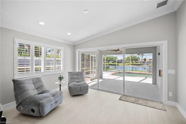 3701  Yakobi  LN, Naples, FL 34119