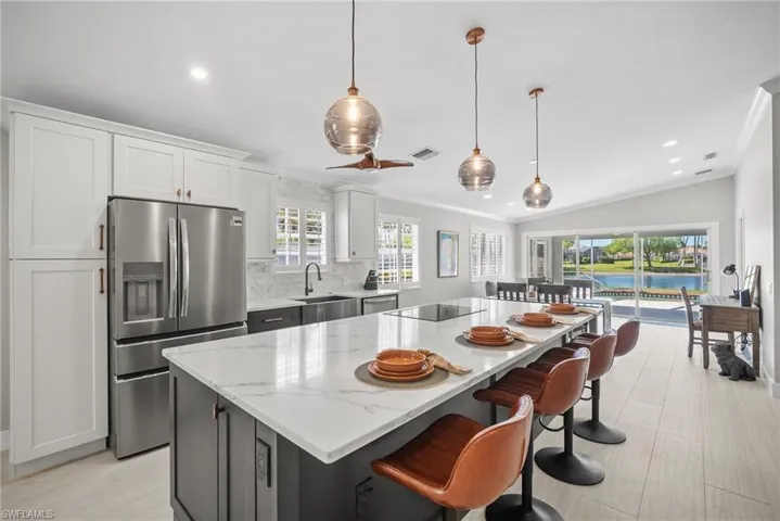 3701  Yakobi  LN, Naples, FL 34119