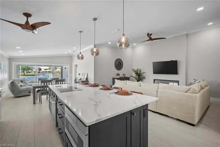 3701  Yakobi  LN, Naples, FL 34119