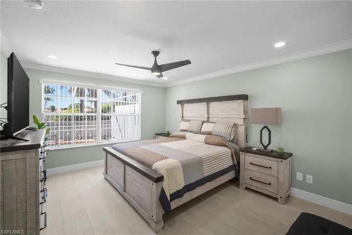 3701  Yakobi  LN, Naples, FL 34119