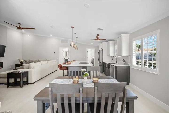 3701  Yakobi  LN, Naples, FL 34119