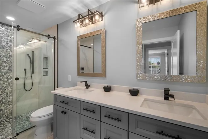 3701  Yakobi  LN, Naples, FL 34119