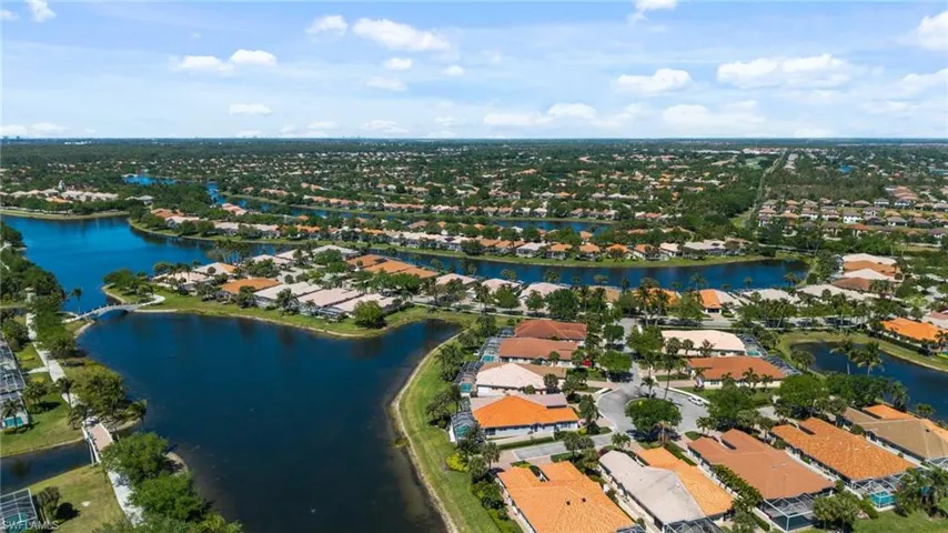 3701  Yakobi  LN, Naples, FL 34119
