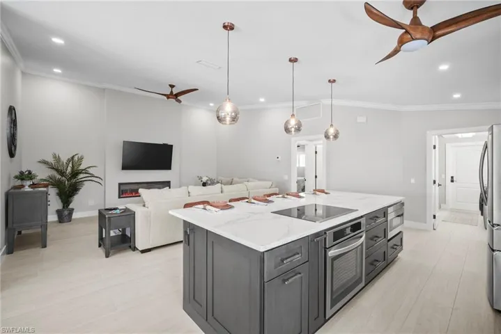 3701  Yakobi  LN, Naples, FL 34119
